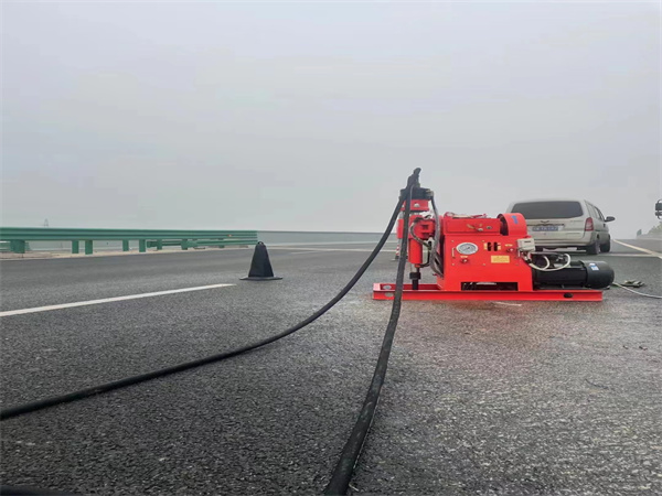 衡南马路路基路面开裂下沉注浆加固灌浆