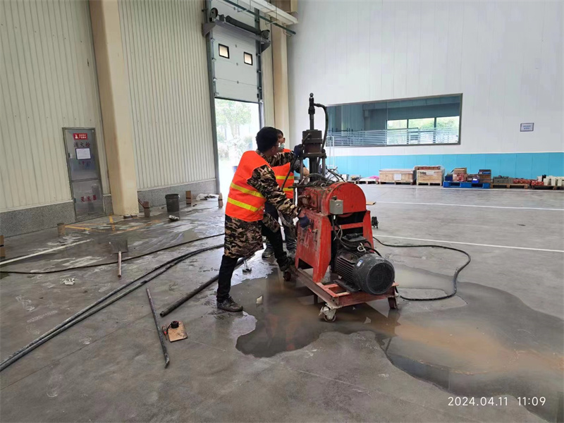 衡南厂房地面下沉塌陷注浆加固施工